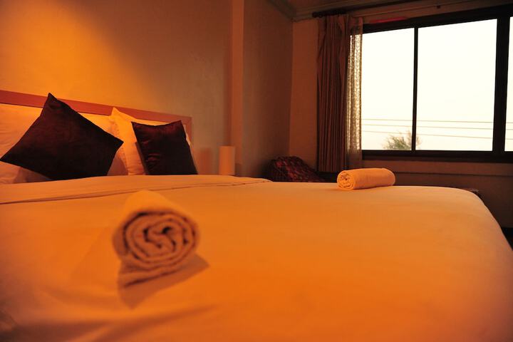 Room 10 of 30