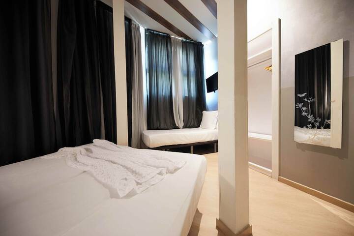 Room 15 of 38