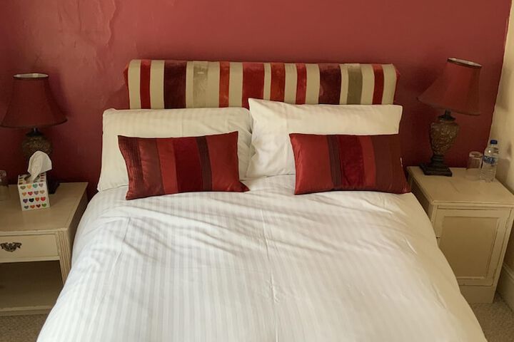 Room 3 of 38
