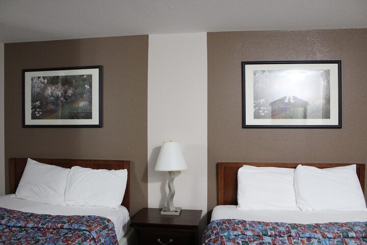 2 Double Beds (10 of 27)