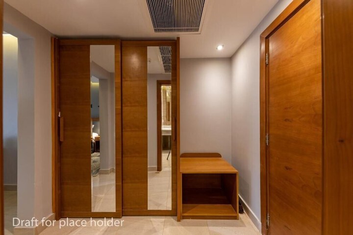 Room 4 of 34