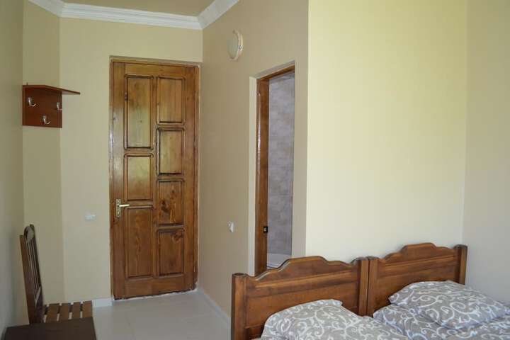 Room 13 of 20