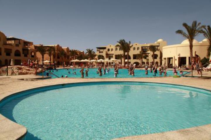 Pool 50 of 69