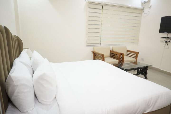 Room 9 of 47