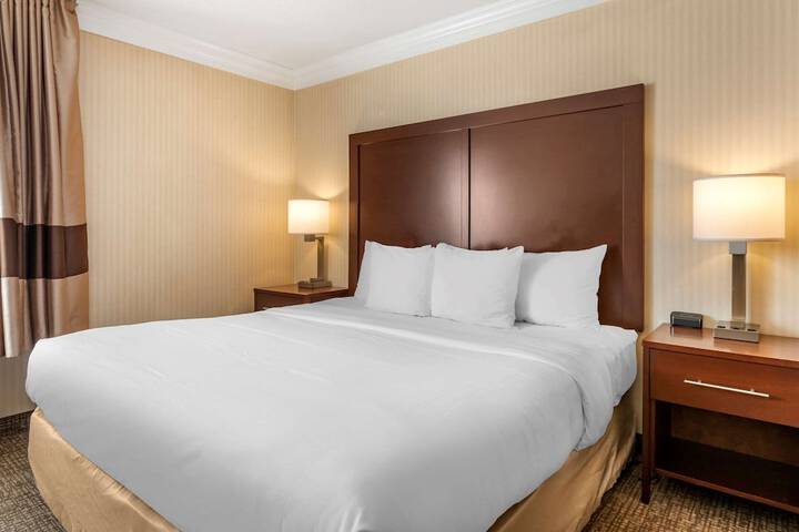 Room 25 of 58