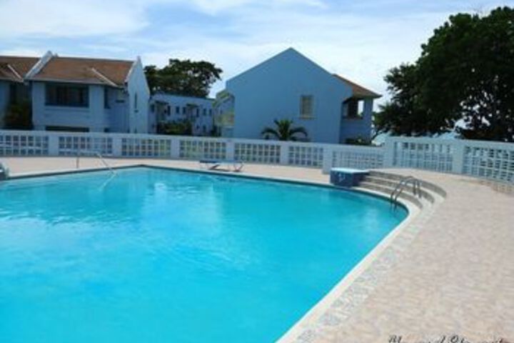 Pool 33 of 41