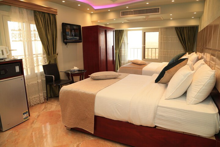 Room 43 of 59