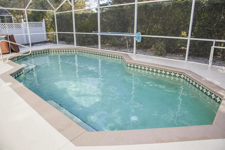 Pool 15 of 25
