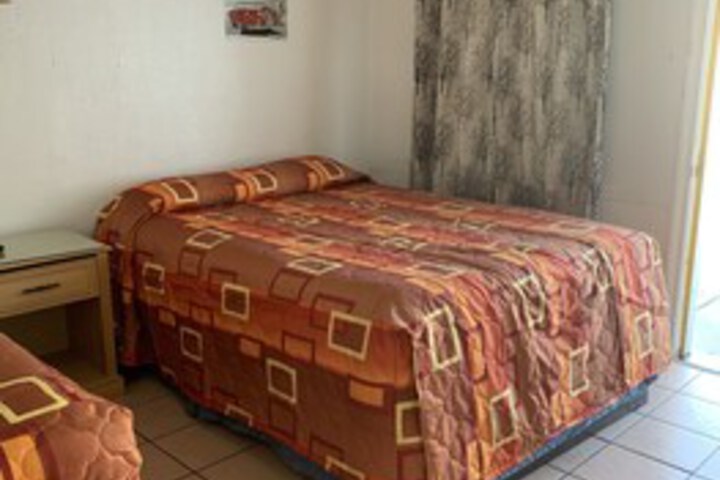 Room 10 of 204