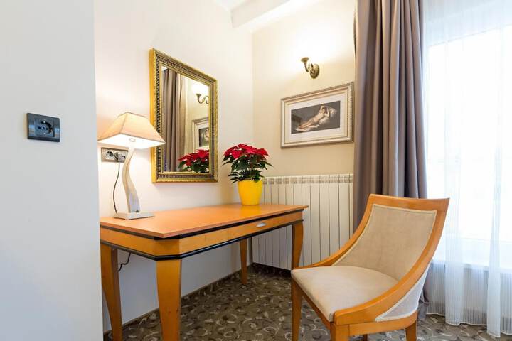 Room 22 of 63