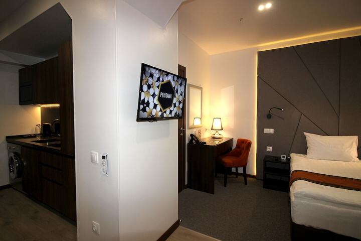 Room 18 of 82