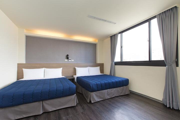 Room 9 of 40
