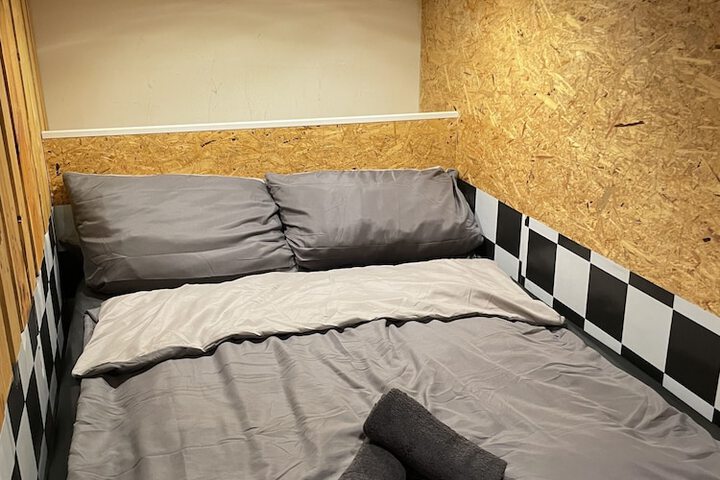 Room 11 of 60