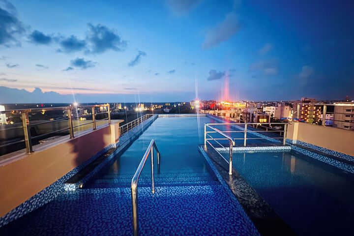 Hotel 8 of 32