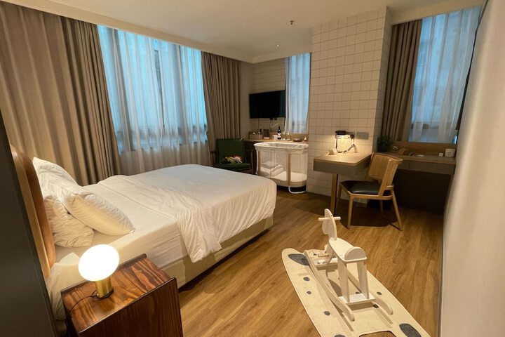 Room 34 of 98