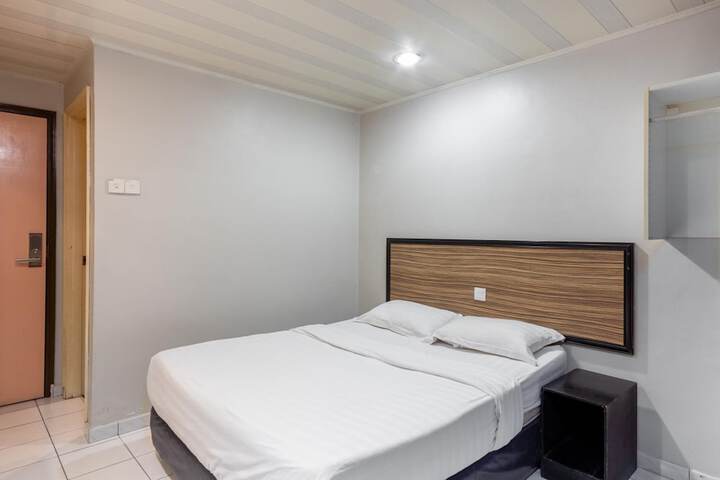 Room 16 of 71