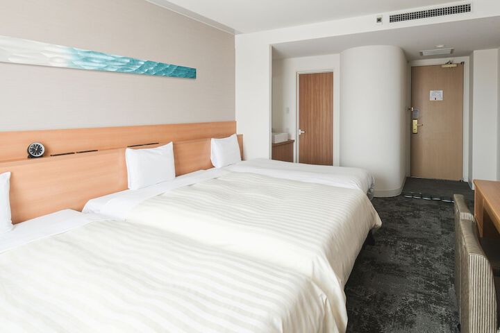 Room 12 of 110