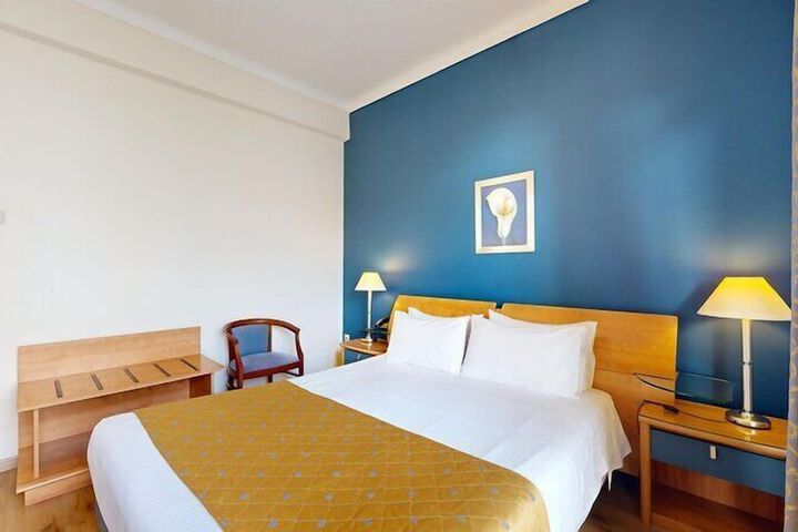 Room 32 of 88