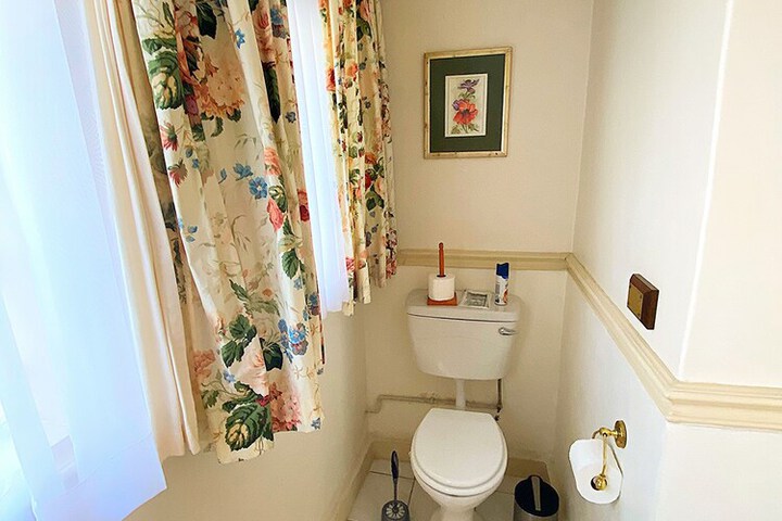 Room 26 of 61