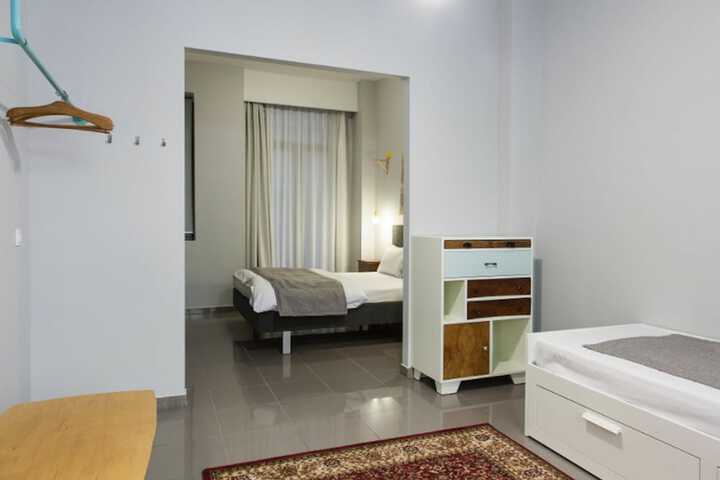 Room 20 of 143