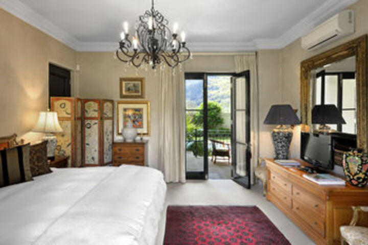 Room 15 of 28