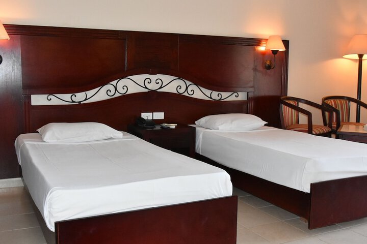Room 5 of 13