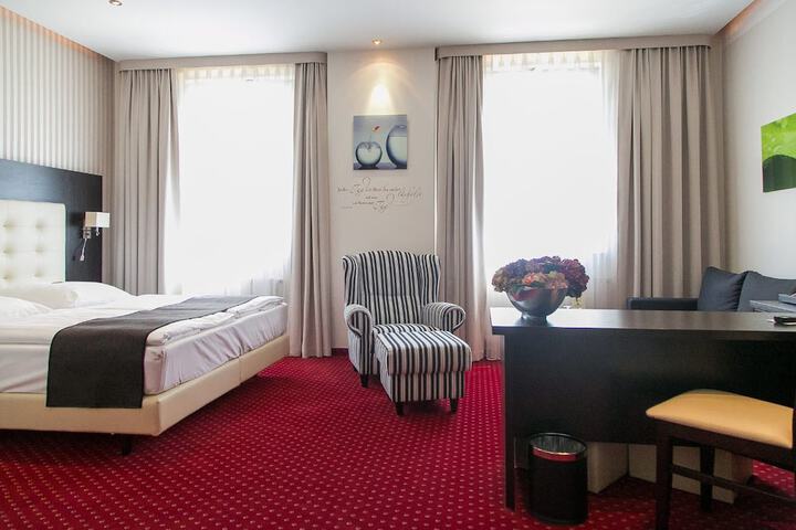 Room 15 of 37