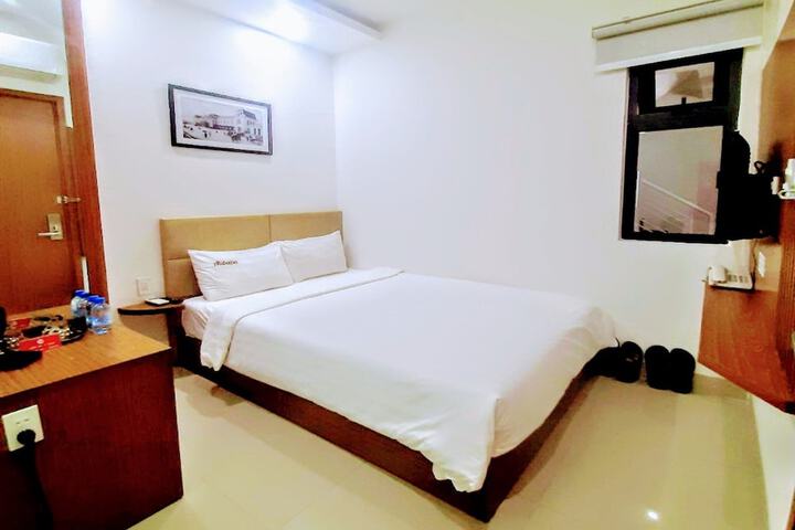 Room 30 of 46