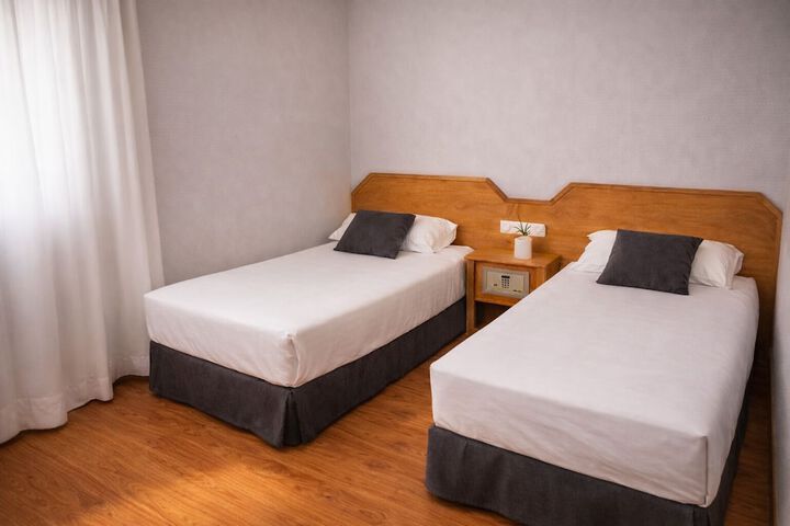 Room 32 of 94