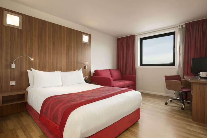 Room 11 of 42