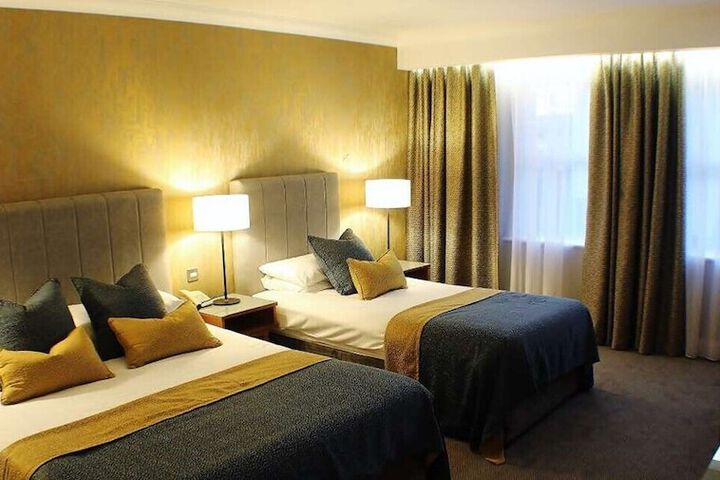 Room 4 of 26