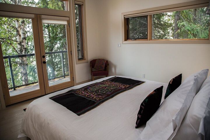 Room 2 of 49
