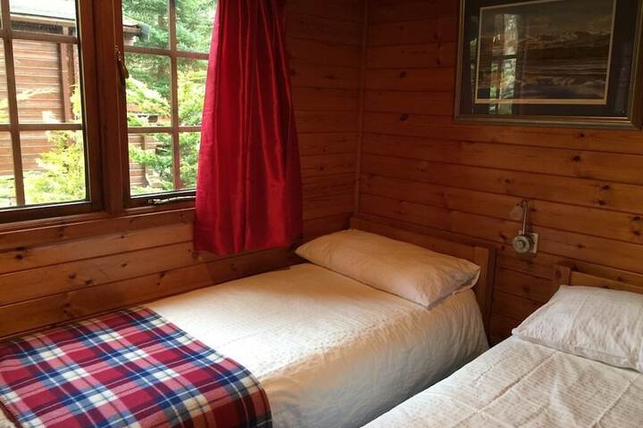Room 2 of 18