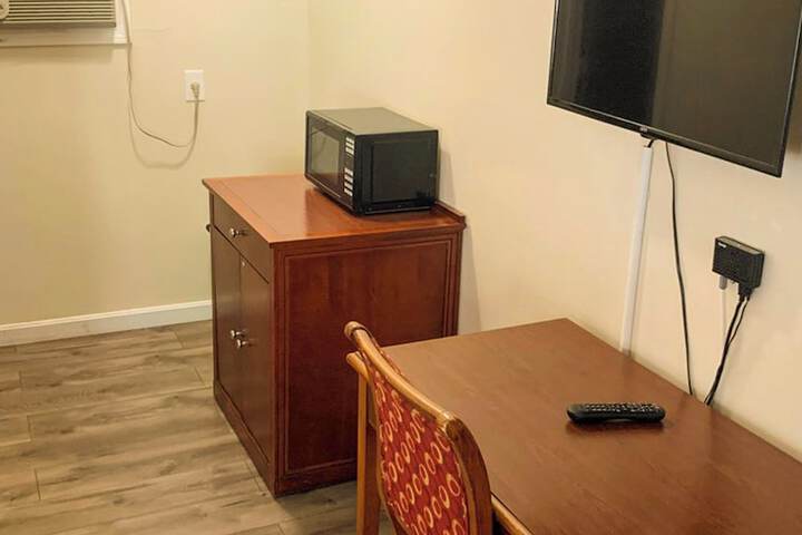 Room 33 of 58