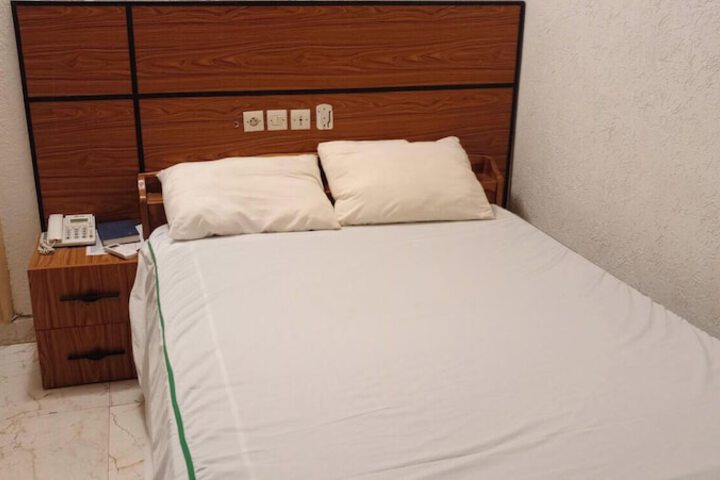 Room 59 of 285