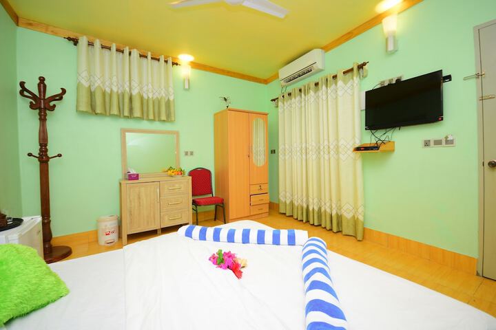 Room 2 of 57