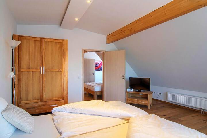 Room 4 of 24