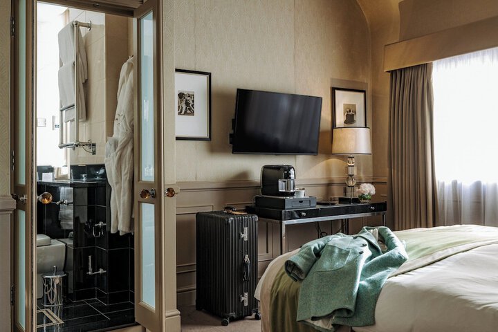 Room 52 of 224