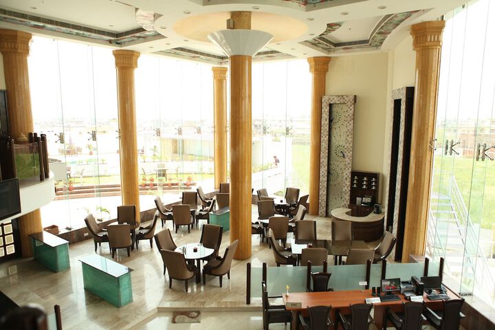 Guest Lobby