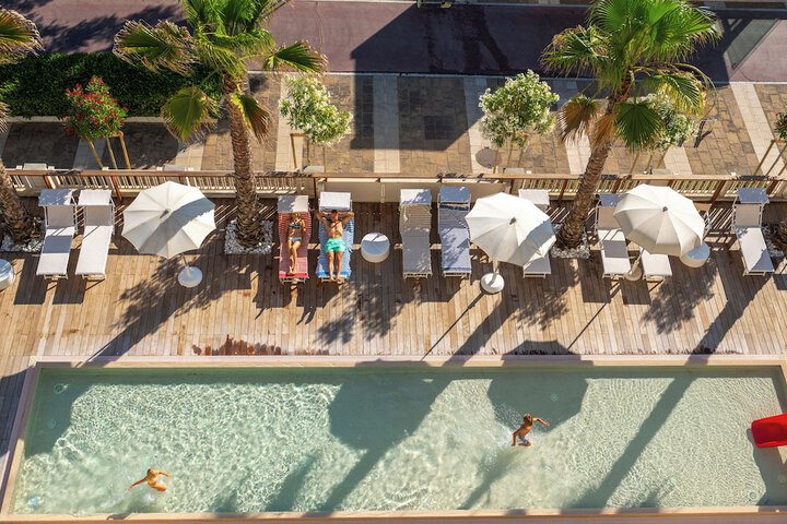 Pool 134 of 180