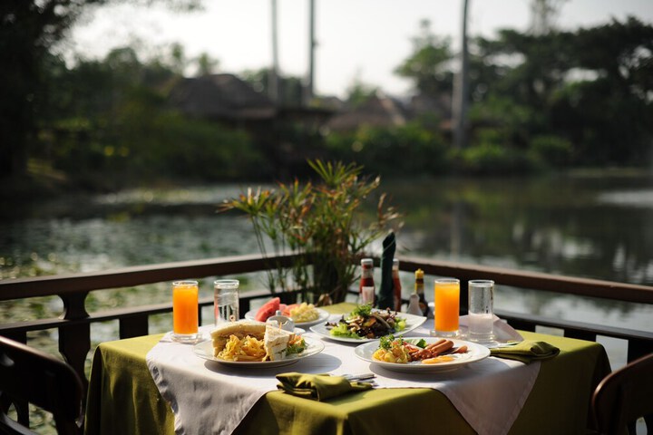 Dining 67 of 79
