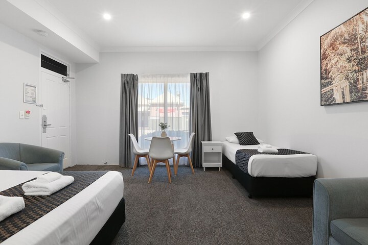 Room 49 of 80