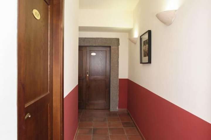 Ballroom/Hall 24 of 29