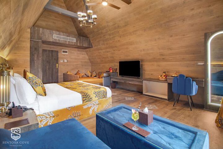 Room 10 of 20
