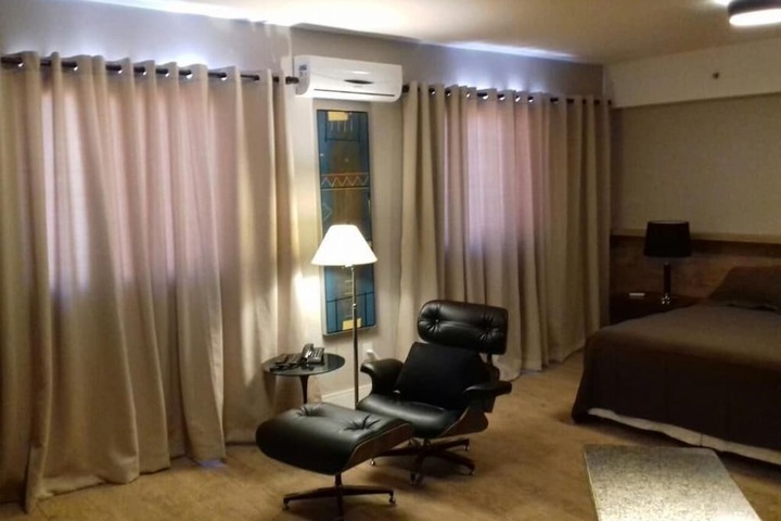 Room 4 of 28