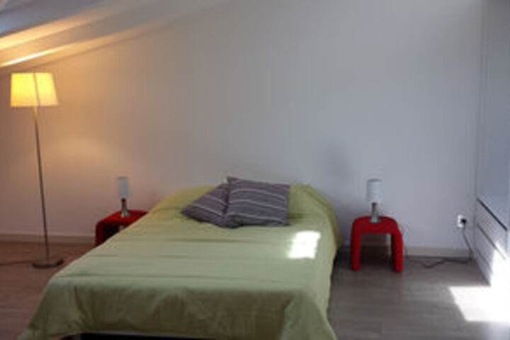 Room 27 of 71