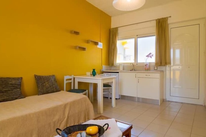 Room 15 of 22