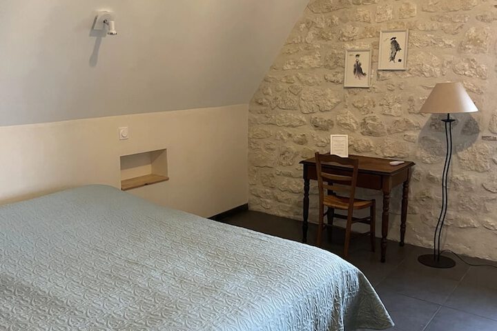 Room 28 of 52