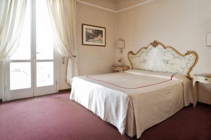 Room 13 of 86