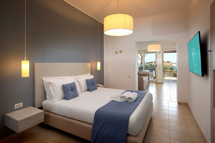 Room 2 of 27